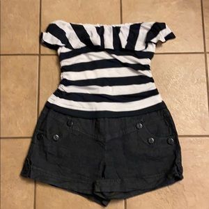 Cute strapless romper 🌹